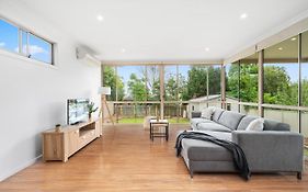 Big Stylish 3 Bed House With Free Parking